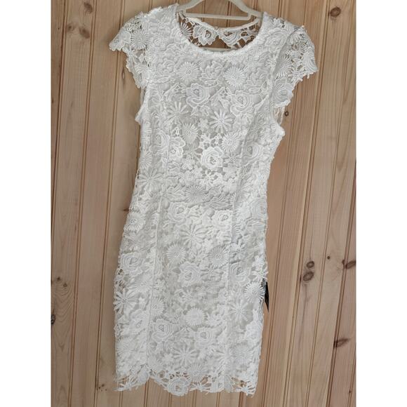 NWT Lulus Romance Language White Backless Lace Dress Open Back Engagement Sz M - Picture 2 of 7
